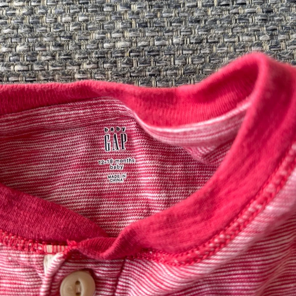 Baby Gap Red Short Sleeve Bodysuit – Size 12-18 Months, Soft & Comfy